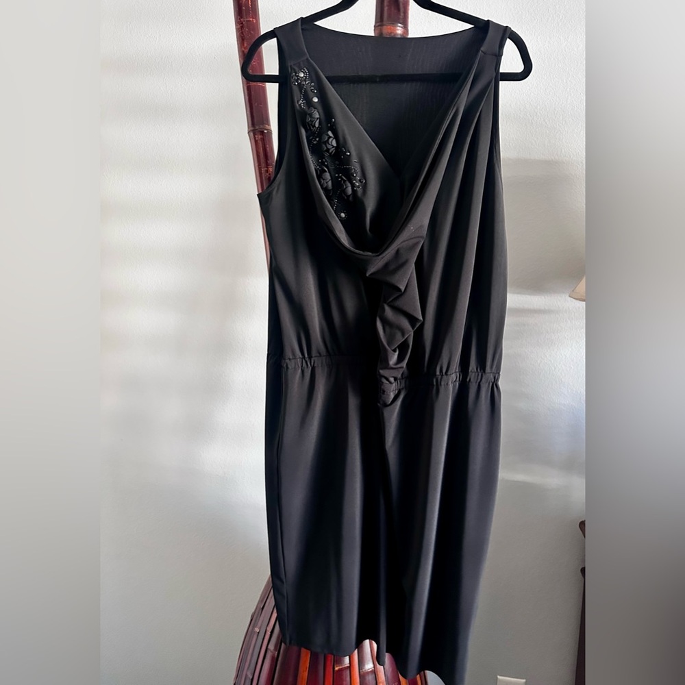 Elegant Black Sleeveless Dress